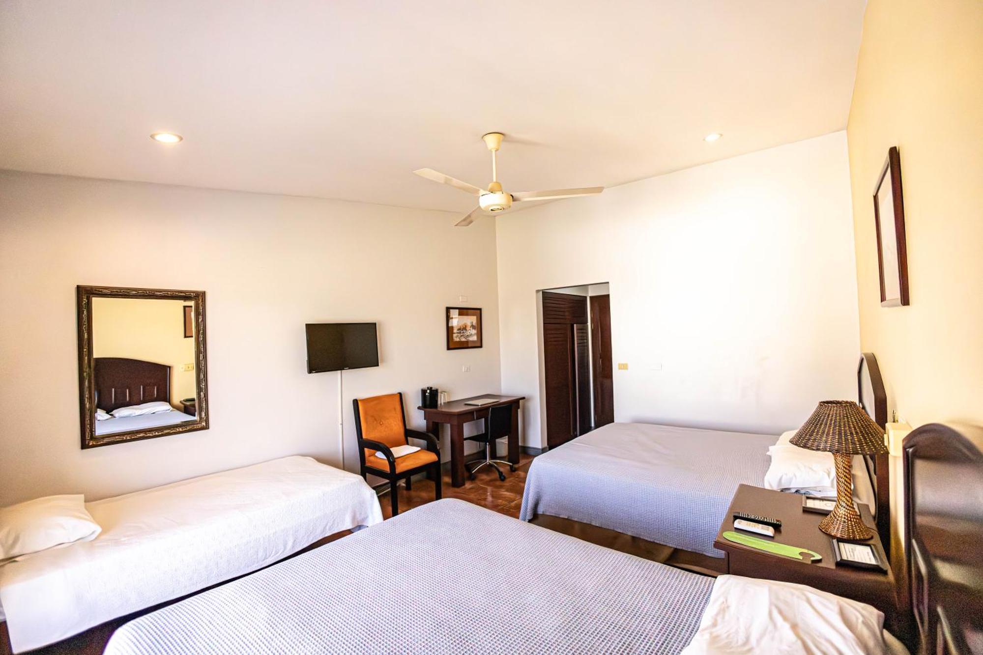 Hotel Cana Brava Inn Cañas 外观 照片